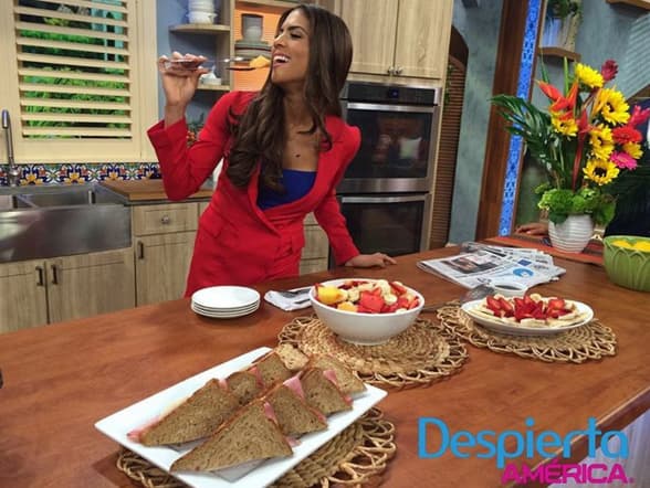 Francisca amaneció con hambre y por eso la mandamos a la cocina.