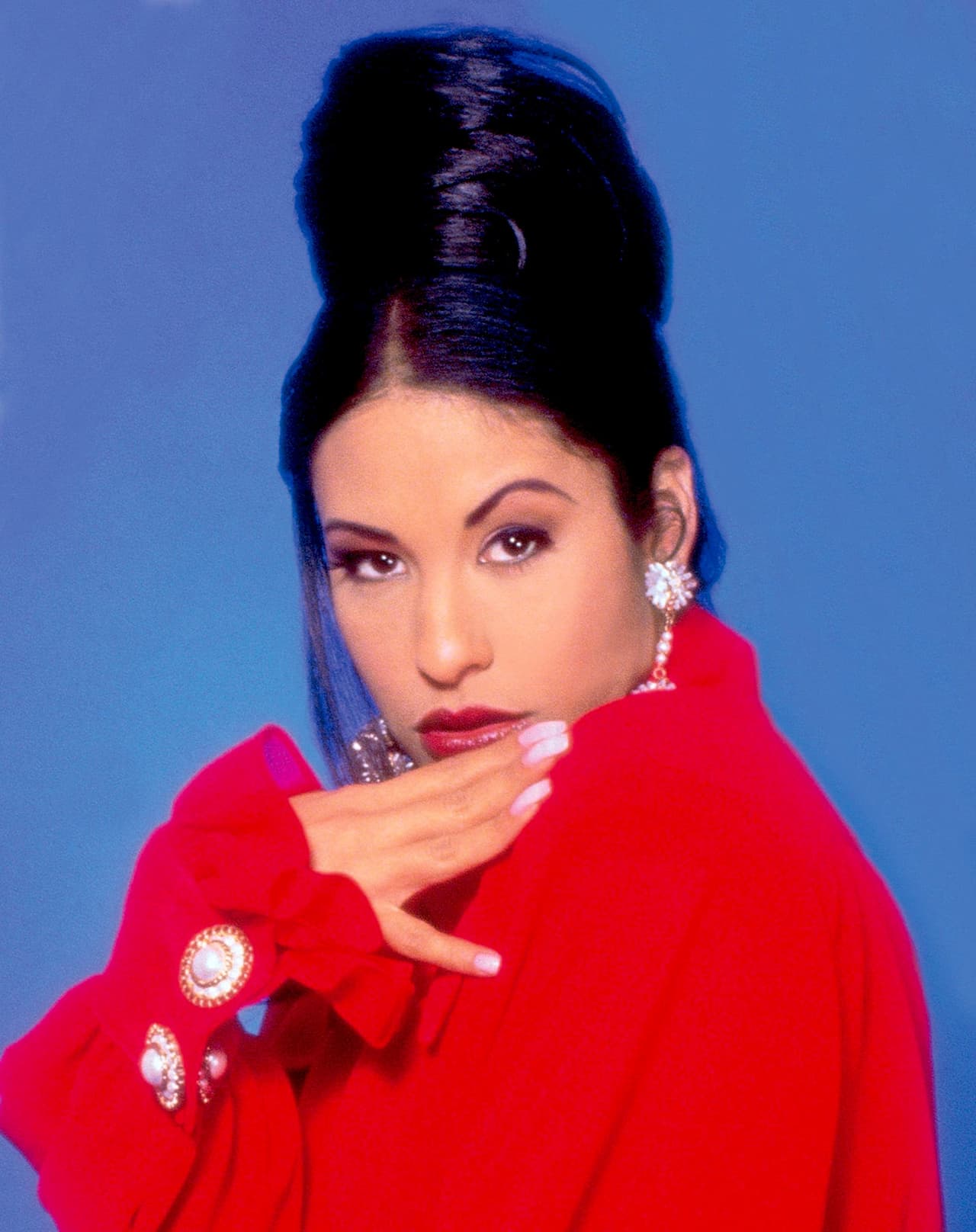 Selena Quintanilla cumple 24 años de fallecida este domingo 31 de marzo. La cantante fundadora de Selena y Los Dinos murió en 1995 y desde entonces sus fans alrededor del mundo todavía rinden homenaje a su talento.
