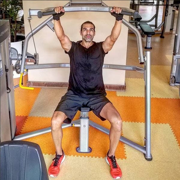 Keven Ramírez nació en California, hijo de padres mexicanos. Cuando tenía 5 meses de nacido se fue con su familia a Colima, México, donde creció hasta su juventud.
<br>