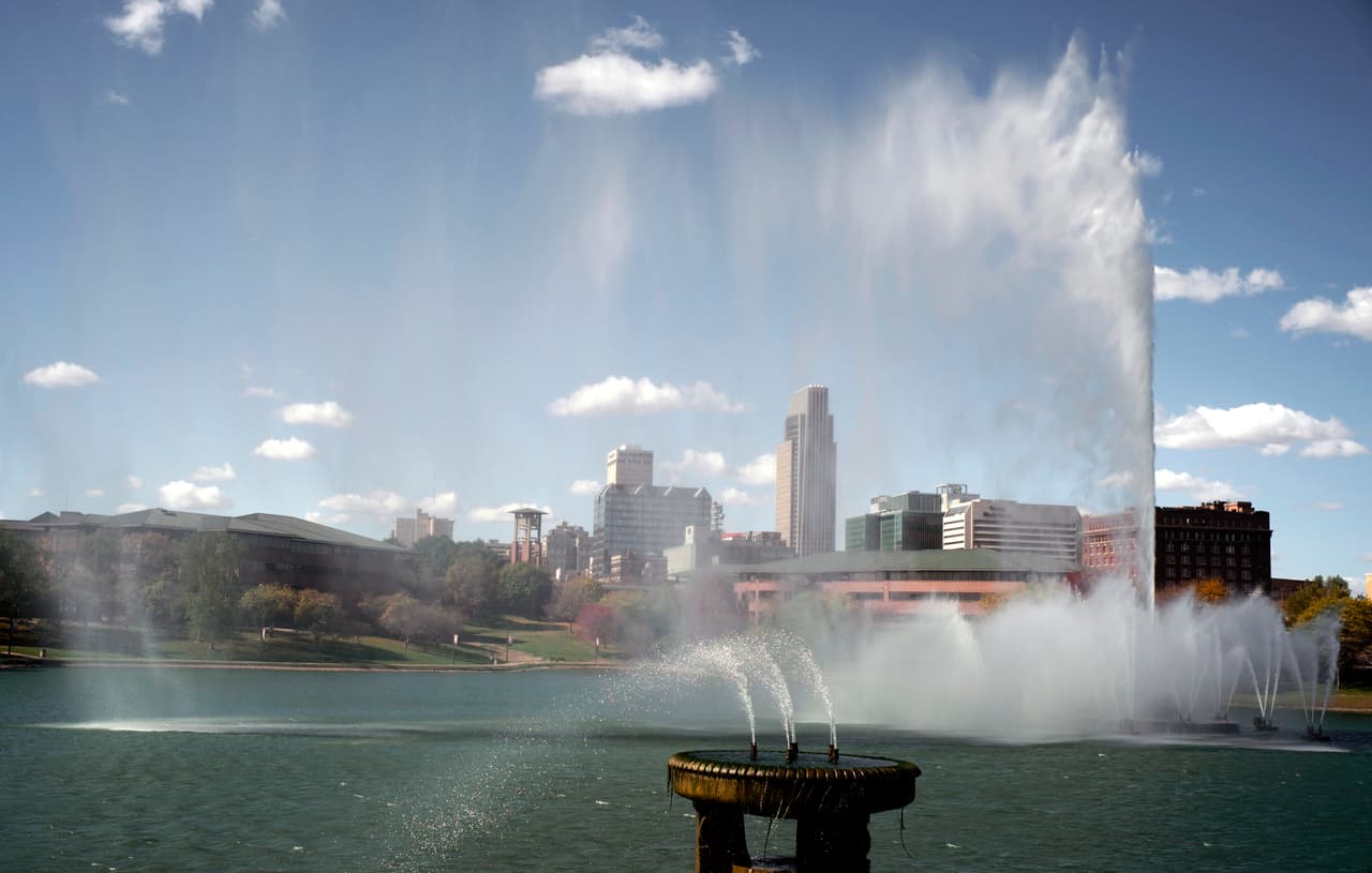 <b>15. OMAHA, Nebraska</b>. El estudio para elegir las mejores ciudades donde comprar una casa por primera vez lo ha hecho
<a href="https://wallethub.com/edu/best-and-worst-cities-for-first-time-home-buyers/5564/#main-findings" target="_blank">WalleHub.</a> Para elaborar la lista, la compañía ha evaluado más de 300 ciudades de todo el país. En el puesto 15 quedó Omaha, en el estado de Nebraska. Esta urbe, de cerca de 500,000 habitantes, consiguió un puntaje de 59.33 sobre 100 en el estudio.