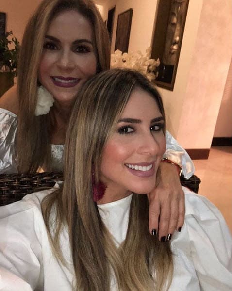 Jackeline Cepeda, madre de Carolina, siempre recuerda a su hija Sofía y le dedica mensajes en su cuenta de Instagram, como este que publicó en 2016 cuando se cumplió el primer aniversario luctuoso: "Hoy hace un año de tu pronta e inesperada partida, yo aquí y tu allá, extrañándote mas que nunca. No ha sido fácil este camino sin ti, no tenerte a mi lado me duele, el no poderte abrazar y decirte al oído cuánto te amo duele aún más, pero cierro mis ojos y recuerdo los momentos que viví contigo y me llenan un poco de alegría el corazón. Pero sé que tengo que continuar en honor a ti, a tu hermanito, a tu hermana, a tu papá y ahora a Valentino, son ellos el motor que hace que la vida siga su camino".