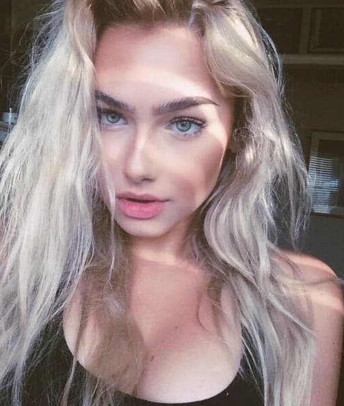 Ella es Molly O'Malia, la joven que lo acusa, quien ofreció una conferencia de prensa el pasado 4 de enero para esclarecer la situación...