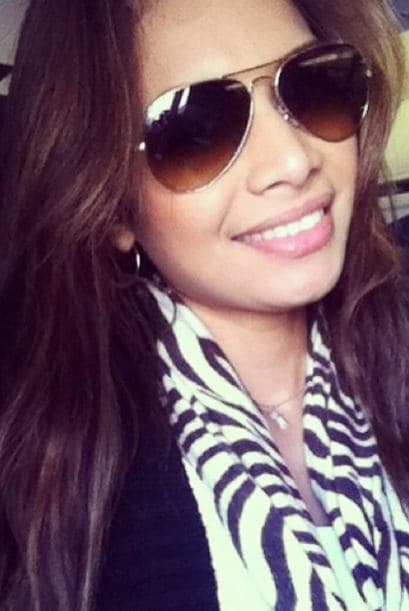 A través de las famosas fotos 'selfies' es como nuestra reina mantiene una estrecha relación con sus seguidores. Este tipo de fotos se han convertido en un fenómeno y no hay quién no se haya tomado una. Ahora puedes subir la tuya con el hashtag #NBLselfie para ganar un kit de belleza, los detalles aquí