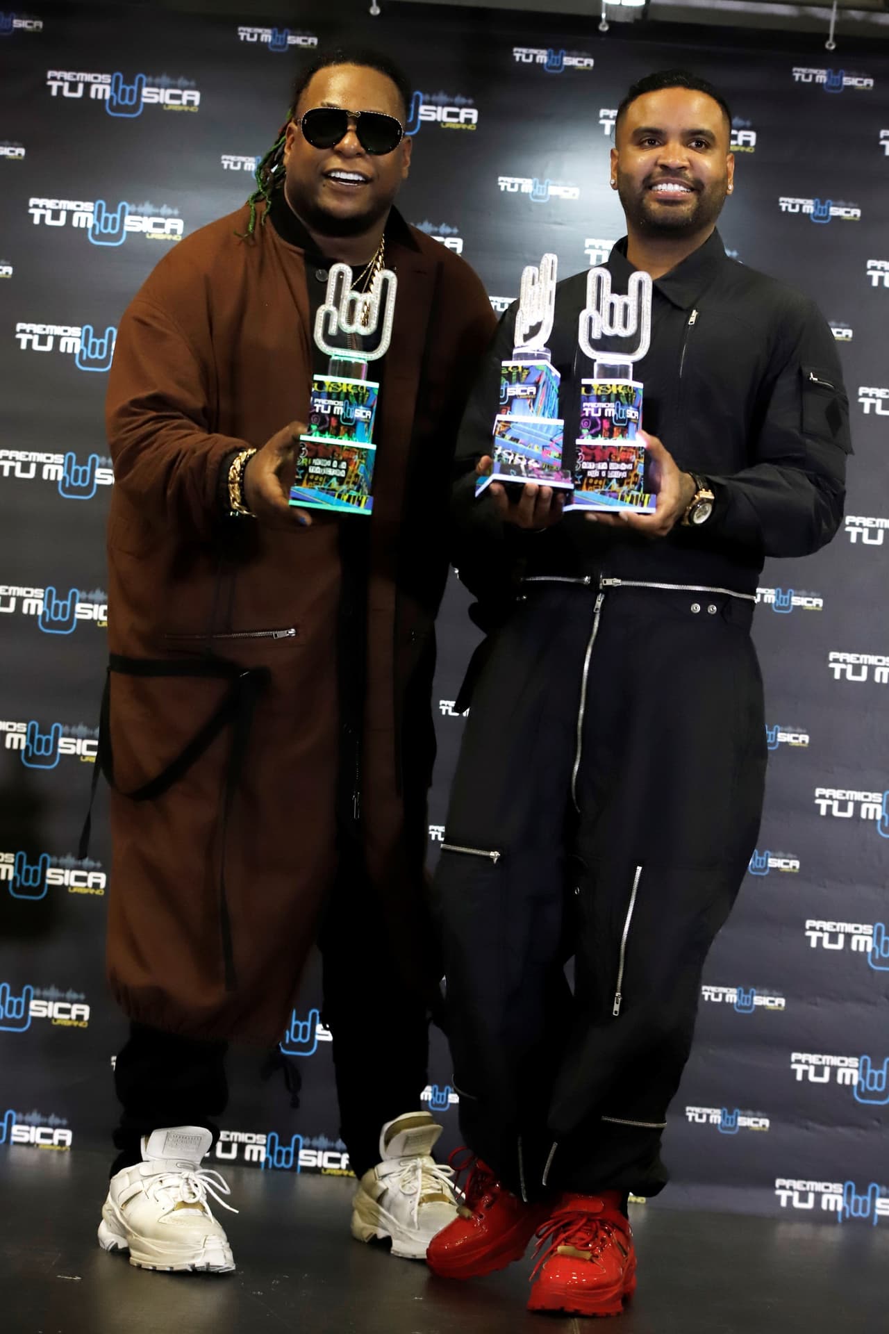 En la categoría de Artista urbano dúo fueron Zion y Lennox los vencedores.