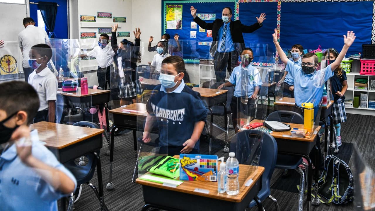 Escuelas públicas de Miami-Dade implementan nuevas medidas por el coronavirus 