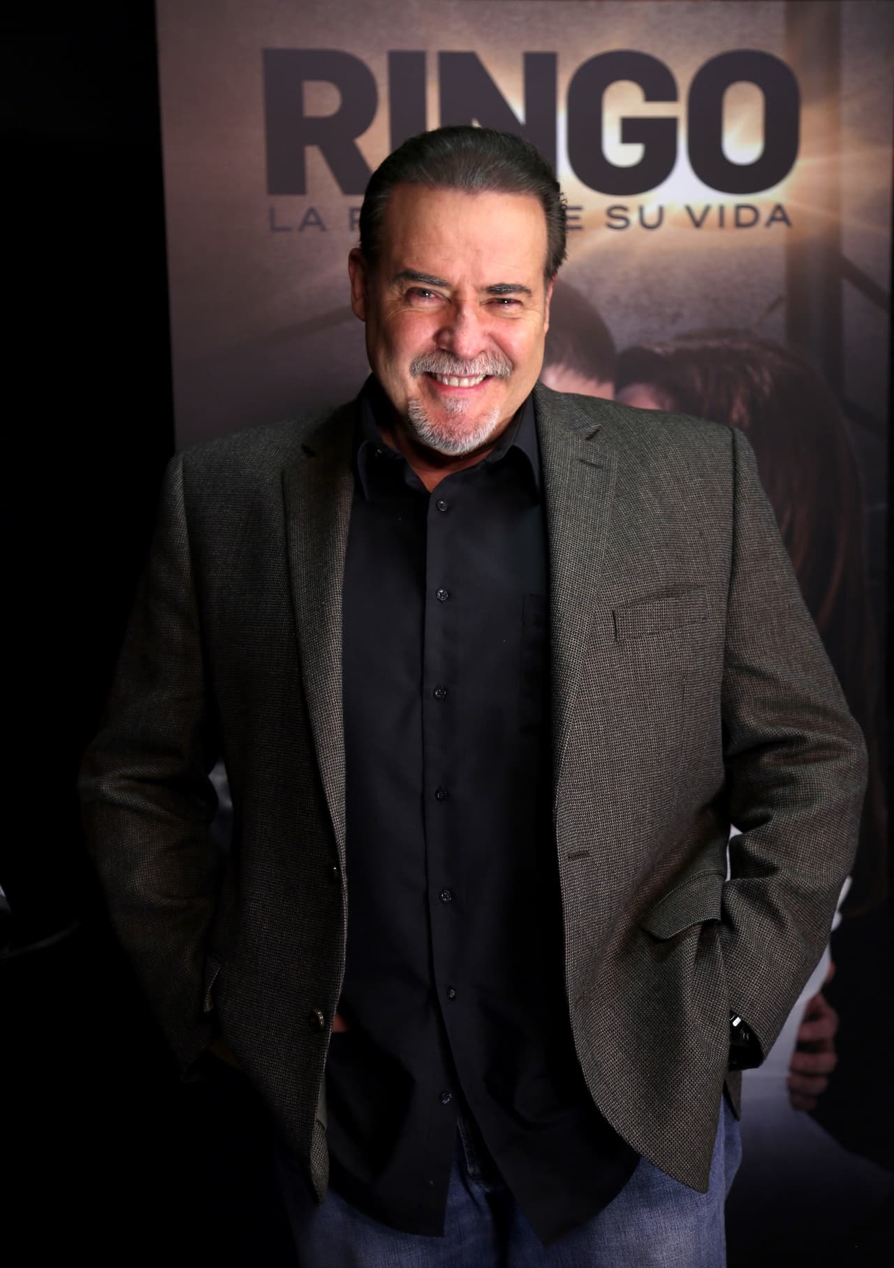 César Évora nació en La Habana, Cuba, el 4 de noviembre de 1959. Llegó a México en la década de los 90 y su primera aparición en telenovelas fue en 'Corazón salvaje'.