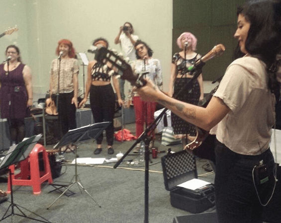 Ella está nominada en la categoría de Mejor Nuevo Artista.