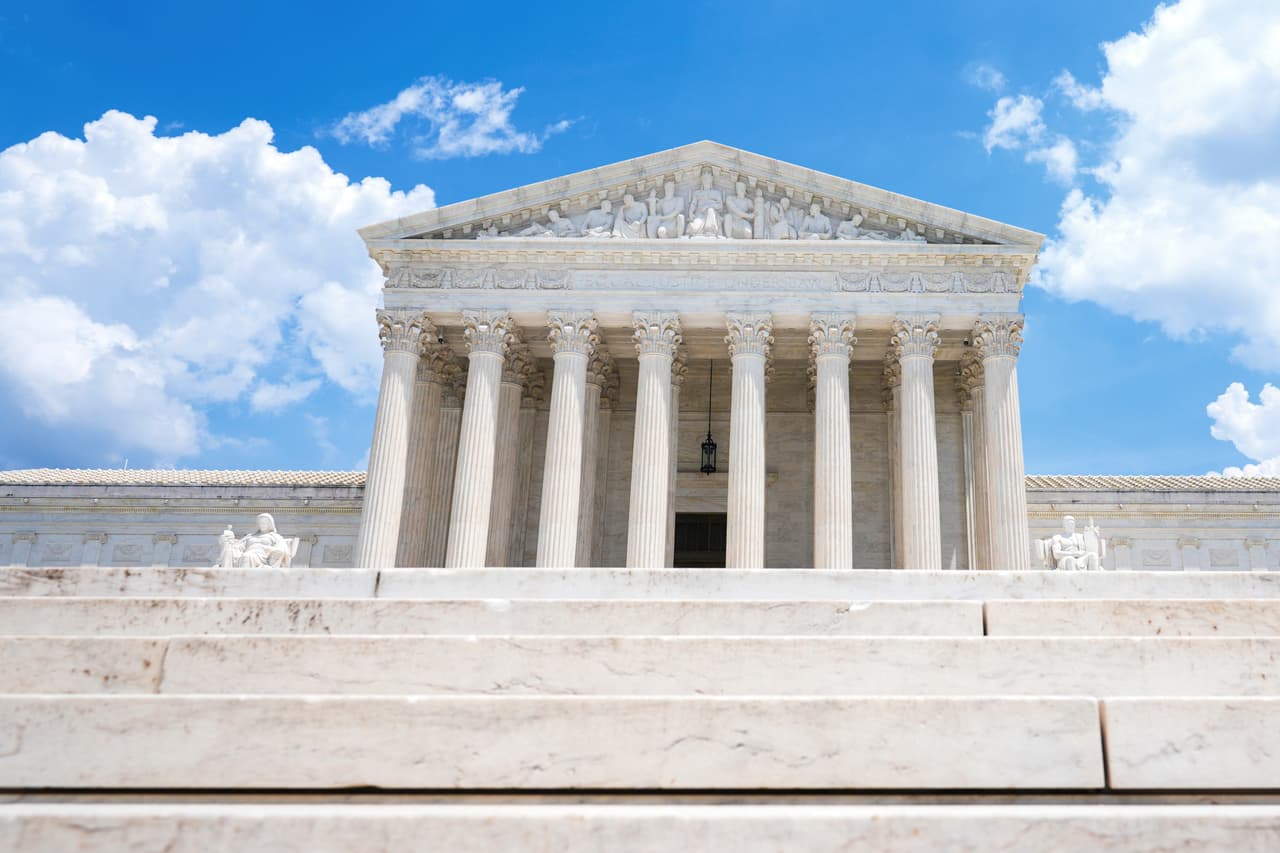La Corte Suprema permite a los estados contabilizar votos enviados por correo que lleguen con retraso