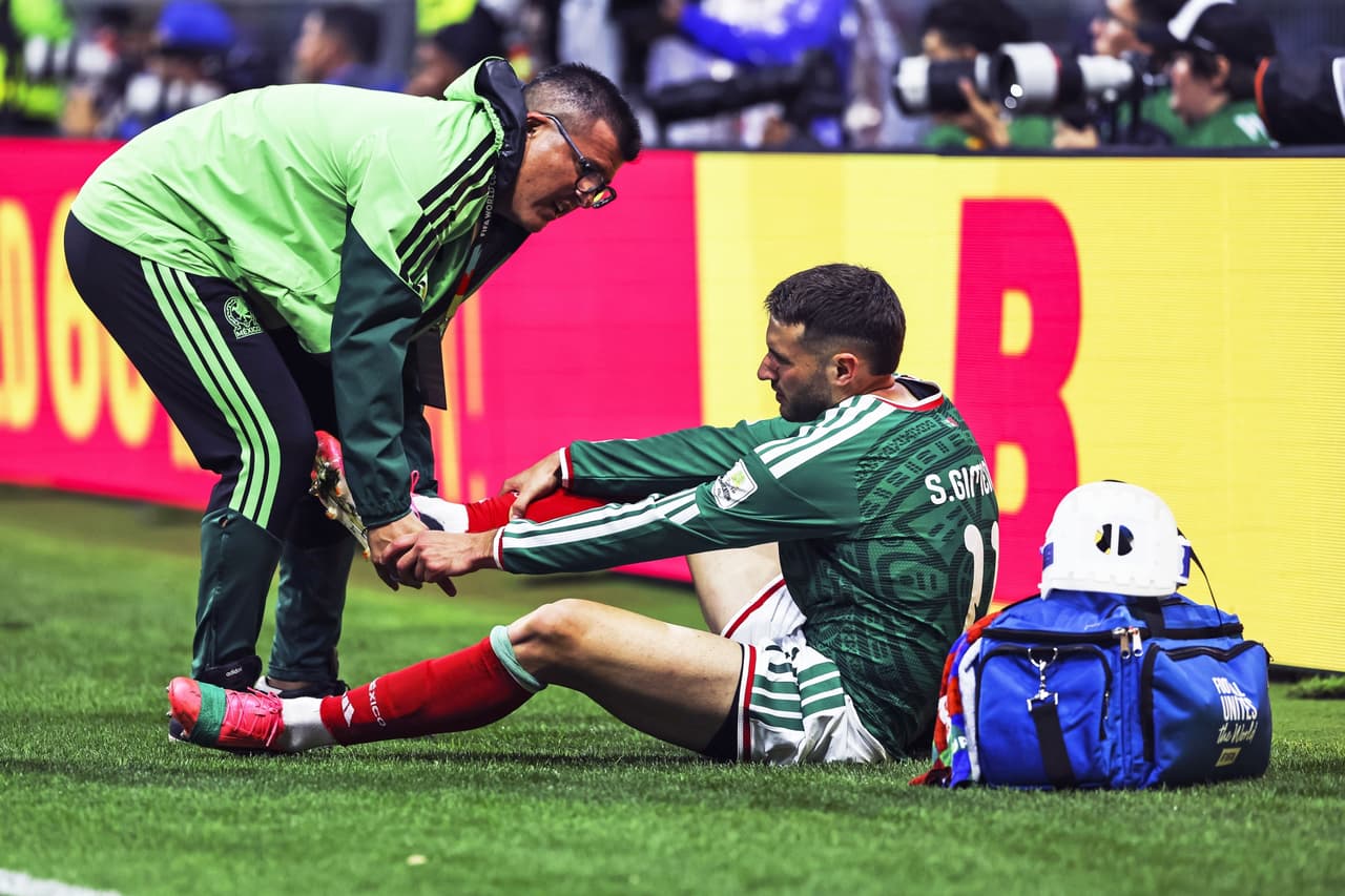 Diagnóstico de la lesión de Santiago Giménez tras eliminación de México del Mundial