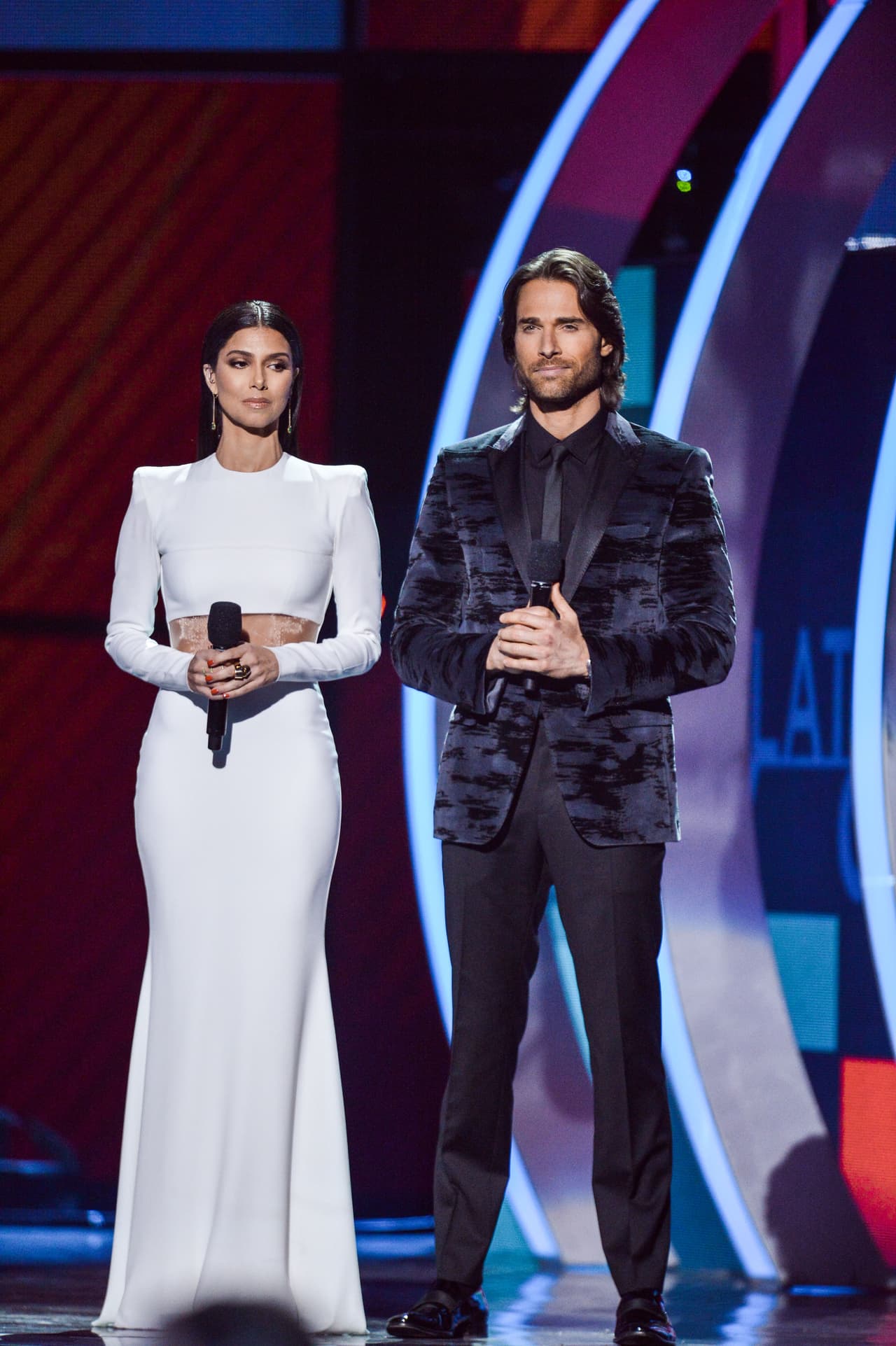 Junto a Sebastián Rulli, crearon una gran mancuerna en la noche de Latin GRAMMY.