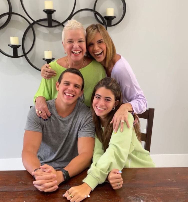 "Y ahora vamos mi mamá y yo para allá a ayudarlo a guardar, a organizar su clóset, la ropa, los muebles, ver que cosas hay que comprar. Me estoy disfrutando el proceso súper, súper".
<br>