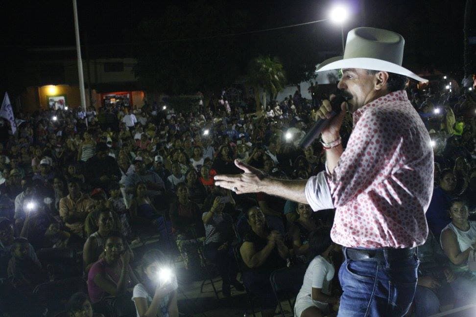 Realizó diferentes mítines políticos y en cada uno de ellos se veía el apoyo de la población.
