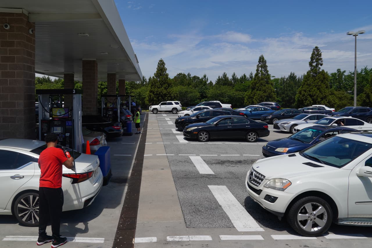 El lunes, la Casa Blanca dijo que estaba monitoreando la situación en el sureste y tratando de mitigar los efectos y administrar el suministro de combustible.