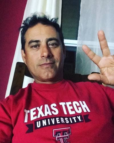 Realizó participaciones en series de EEUU como 'CSI: Miami' y actuó en películas como 'In Plan View', 'Che: Part One', 'Dirty Dancing: Havana Nights' y 'Una Navidad de locos'.