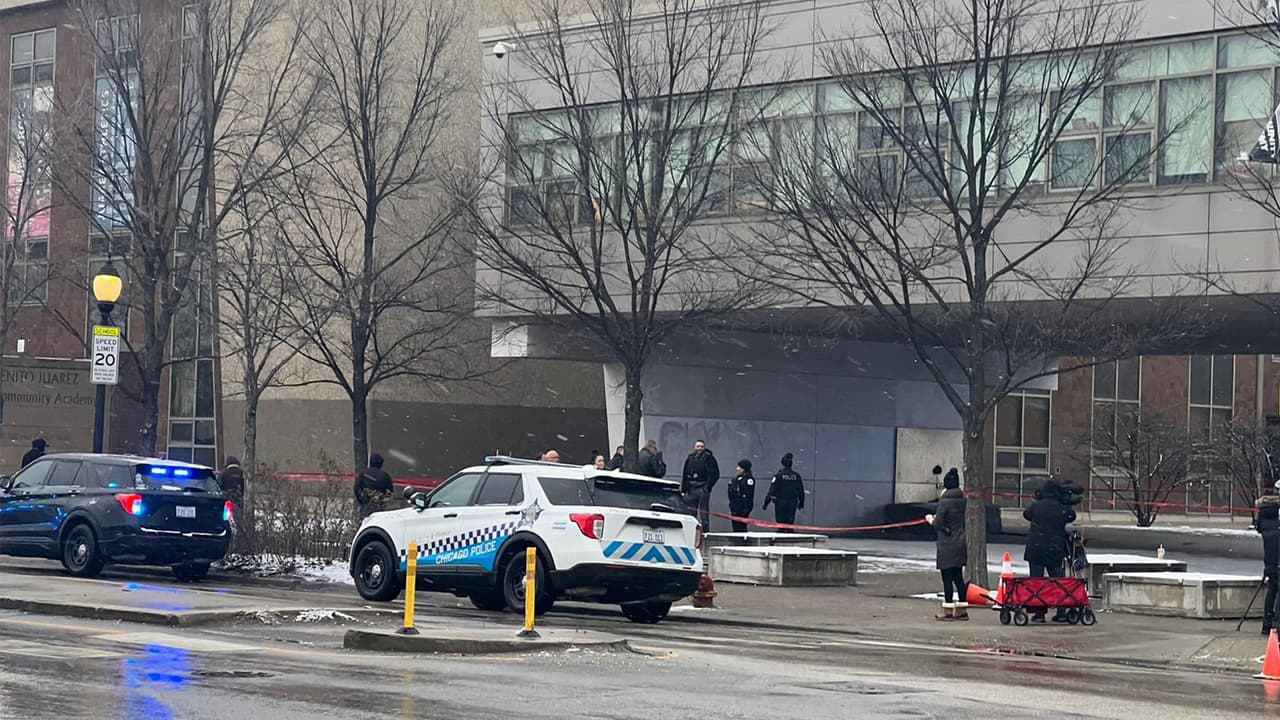 Dos jóvenes muertos y dos heridos tras tiroteo frente a escuela latina Benito Juárez en Chicago