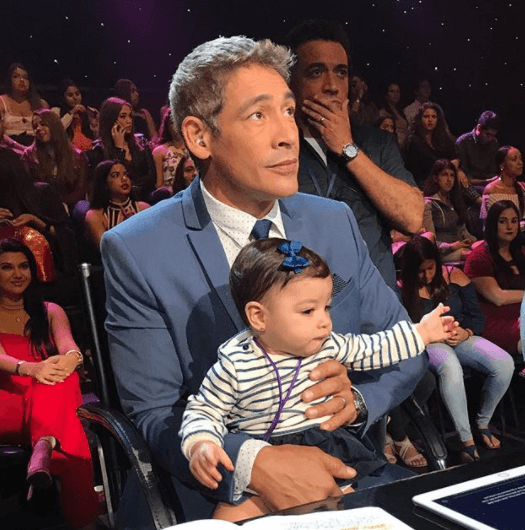 También lo vimos destacando como juez de Mira Quién Baila, donde incluso estuvo alguna vez acompañado de la preciosa Amaia.