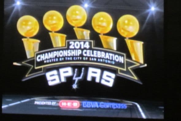 Photos: Spurs Championship Alamodome Celebration 2014