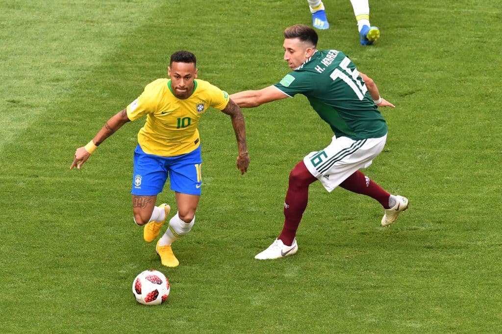 Al final, los mexicanos pudieron controlar las embestidas de Brasil y el partido se fue al descanso con igualdad sin goles.