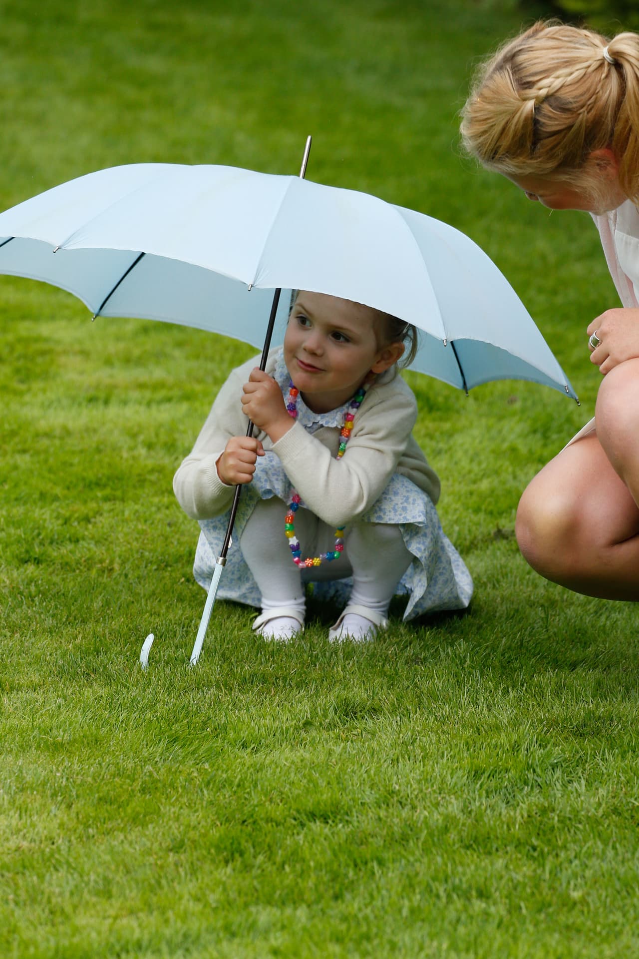 Estelle tiene un gran sentido del humor.