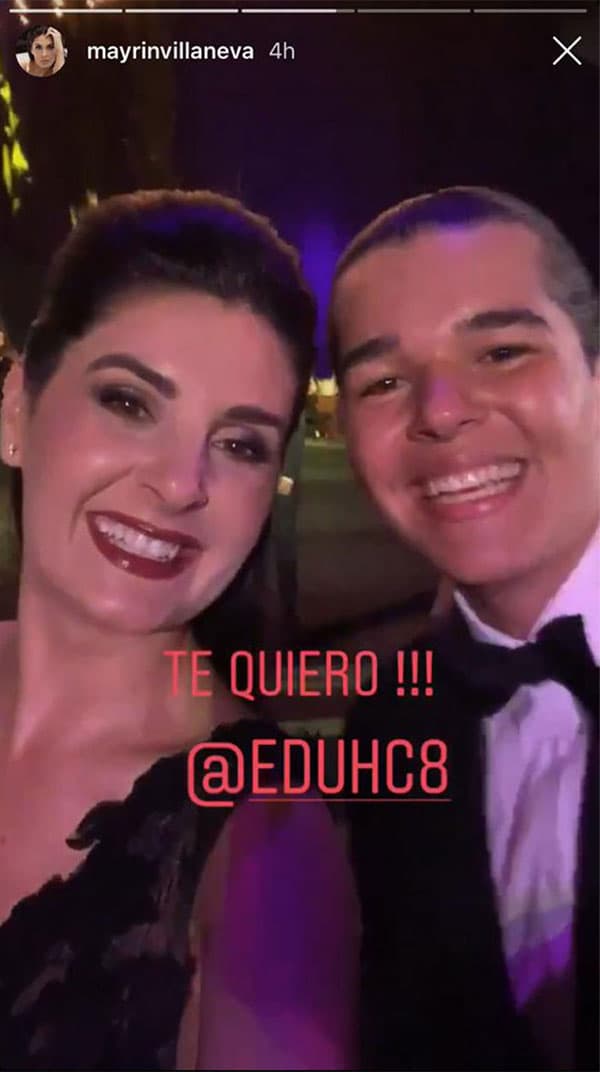 “Te quiero mucho”, escribió Mayrín en una foto que muestra a Eduardo y a ella muy sonrientes durante el festejo de su graduación.