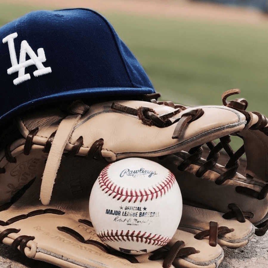 Y es una amante de los 
<b>Dodgers</b> de Los Ángeles, ya que fue el primer equipo de beisbol que vio jugar en vivo.
