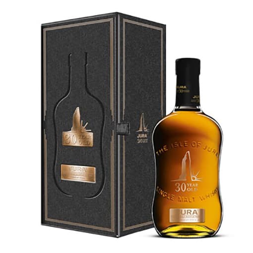 Camas an Staca es la roca más grande que existe en la Isla de Jura, en Escocia. En su honor, la casa Jura ha añejó durante tres décadas este potente whisky, primero en barricas de roble americano y después en barricas de jerez. El resultado es sorprendente: una melódica suma de notas cítricas, chocolate y especias. La botella ronda los 500 USD, pero vale cada uno de ellos. Lo encuentras en www.thewhiskyexchange.com