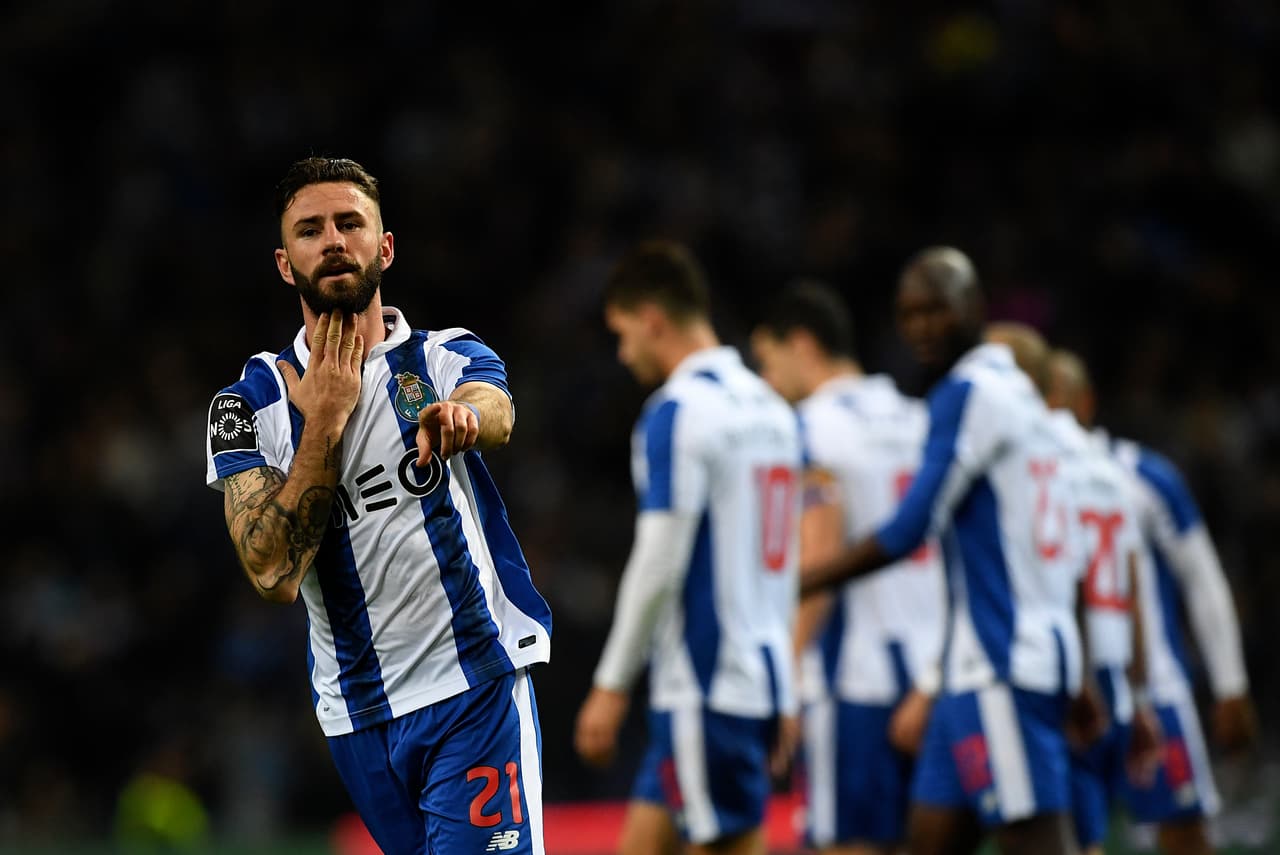 Miguel Layún solo espera el "sí" del Porto para ser jugador del Alavés