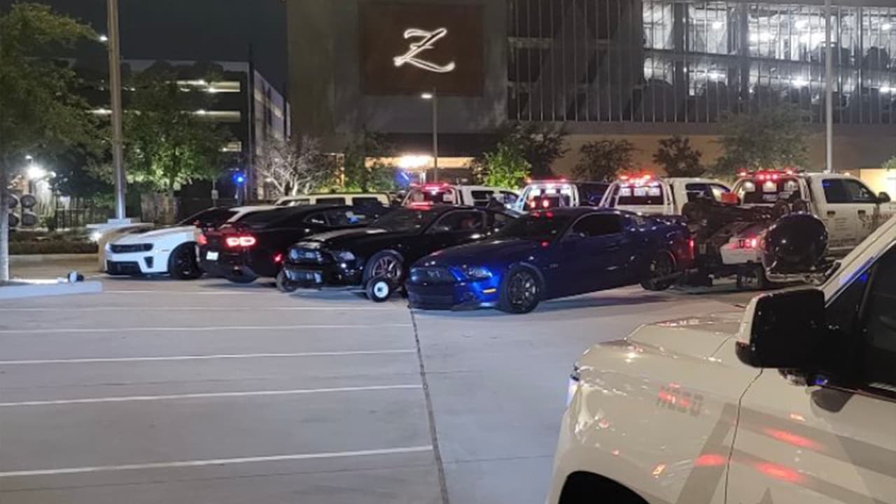 Conductores fueron arrestados por su presunta participación en carreras ilegales, informó la
<a href="https://twitter.com/HCSO_VCD/status/1393929902588678148" target="_blank">Oficina del Alguacil del condado Harris</a>.