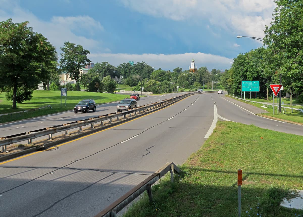 La Scajaquada Expressway, en Buffalo, Nueva York, cortó un espectacular parque en dos. A fines de año podría comenzar su demolición.