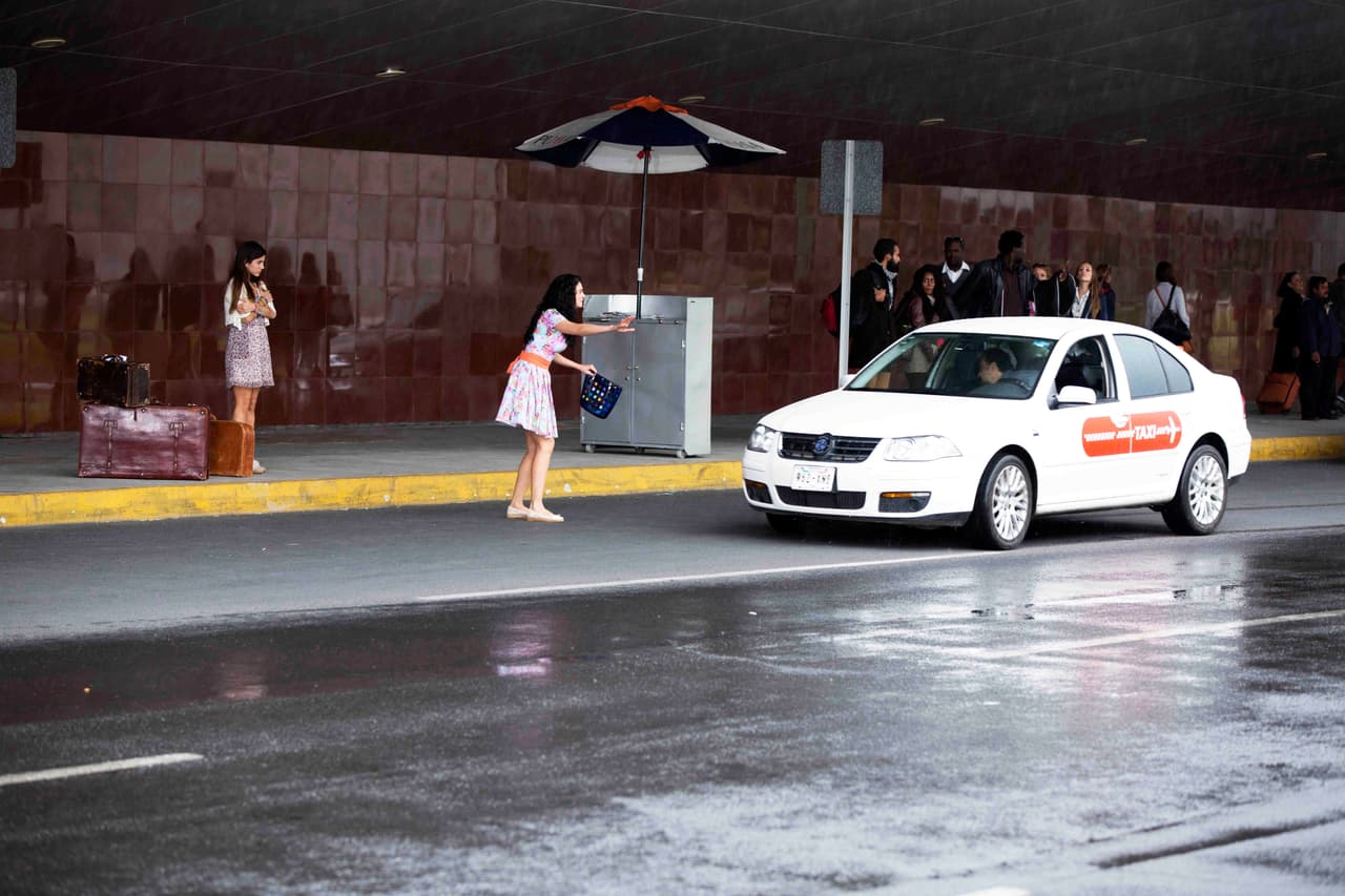 Fiorella y su hermana llegaron a México, pero se bajaron con el pie izquierdo.