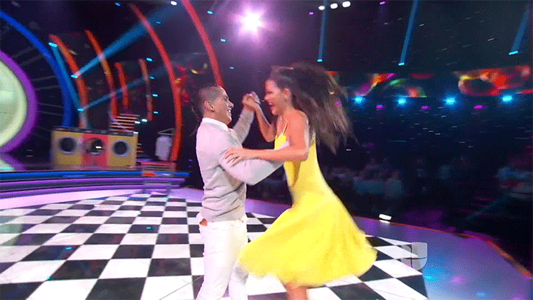 <a href="http://www.univision.com/shows/mira-quien-baila/ana-patricia-vs-alejandro-nones-el-villano-supero-a-la-bella-video">Ana Patricia vs. Alejandro Nones: el villano superó a la bella</a>