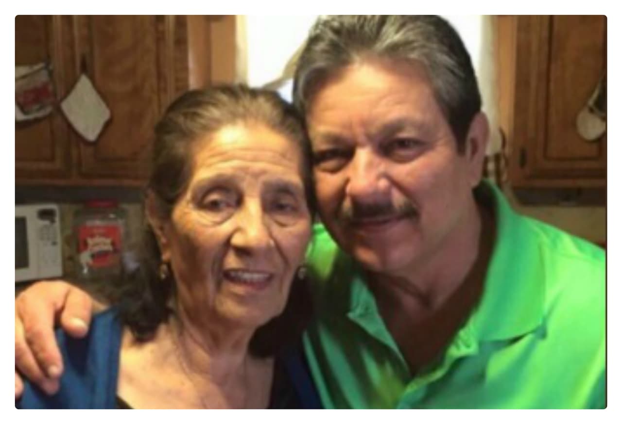 La música norteña está de luto: fallece la madre de Javier Ríos, líder de Los Invasores de Nuevo León