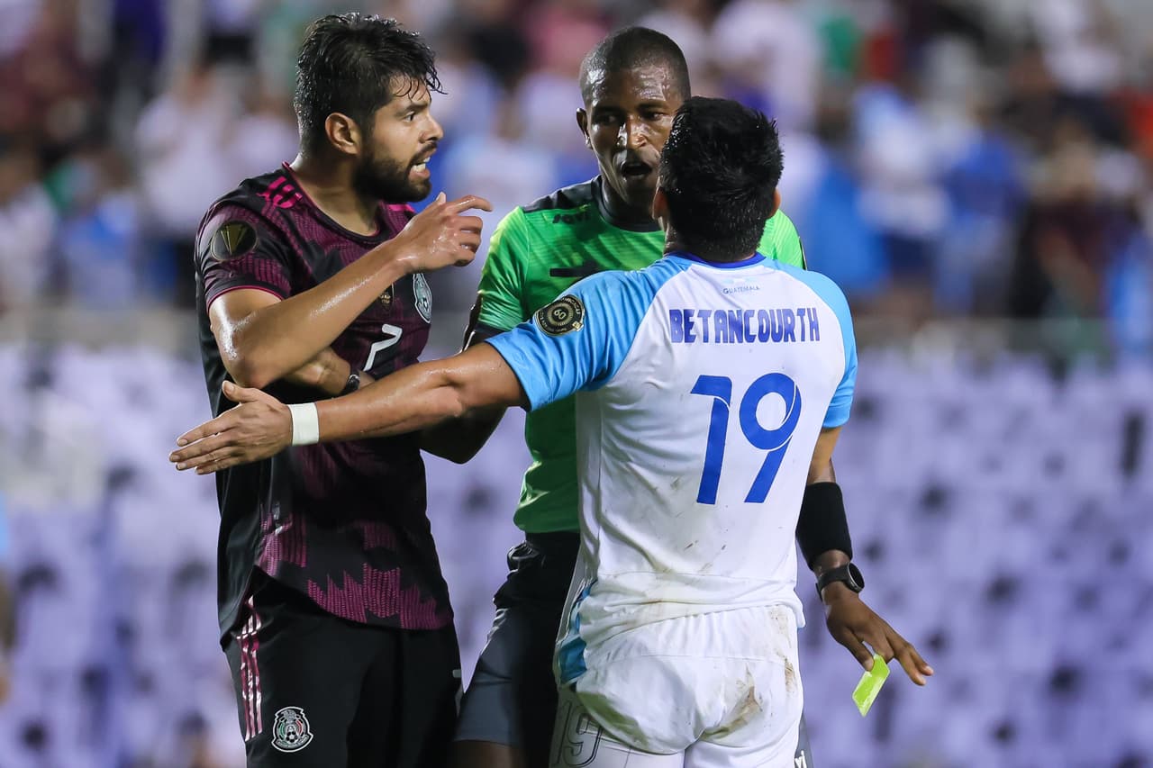 Tras su decepcionante debut ante Trinidad y Tobago, el Tricolor consiguió su primera victoria en la Copa Oro de la mano del 'Mellizo', quien hizo dos goles, y Orbelín Pineda, quien marcó el tercero.