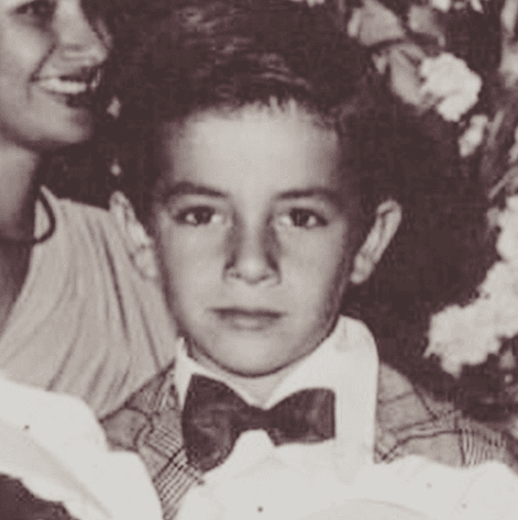 Es originario de Culiacán, Sinaloa y nació el 21 de julio de 1971.
<br>