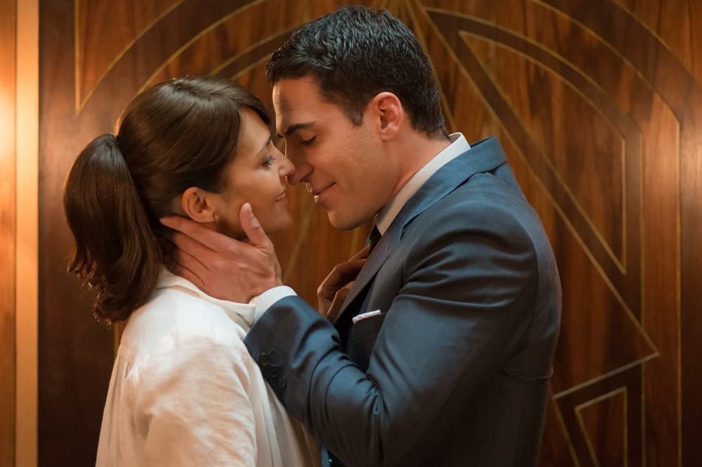 Alberto comienza una relación clandestina con Ana.