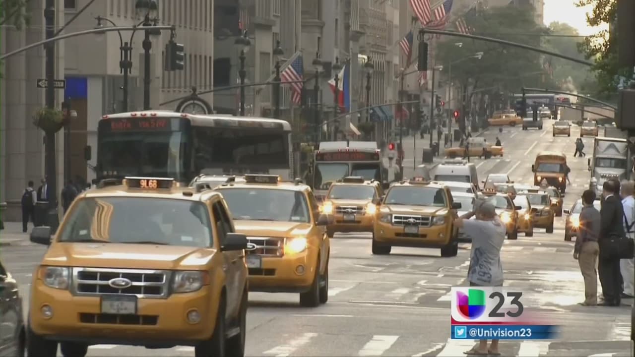 Taxistas de Miami demandan al condado por la legalización de Uber y Lyft
