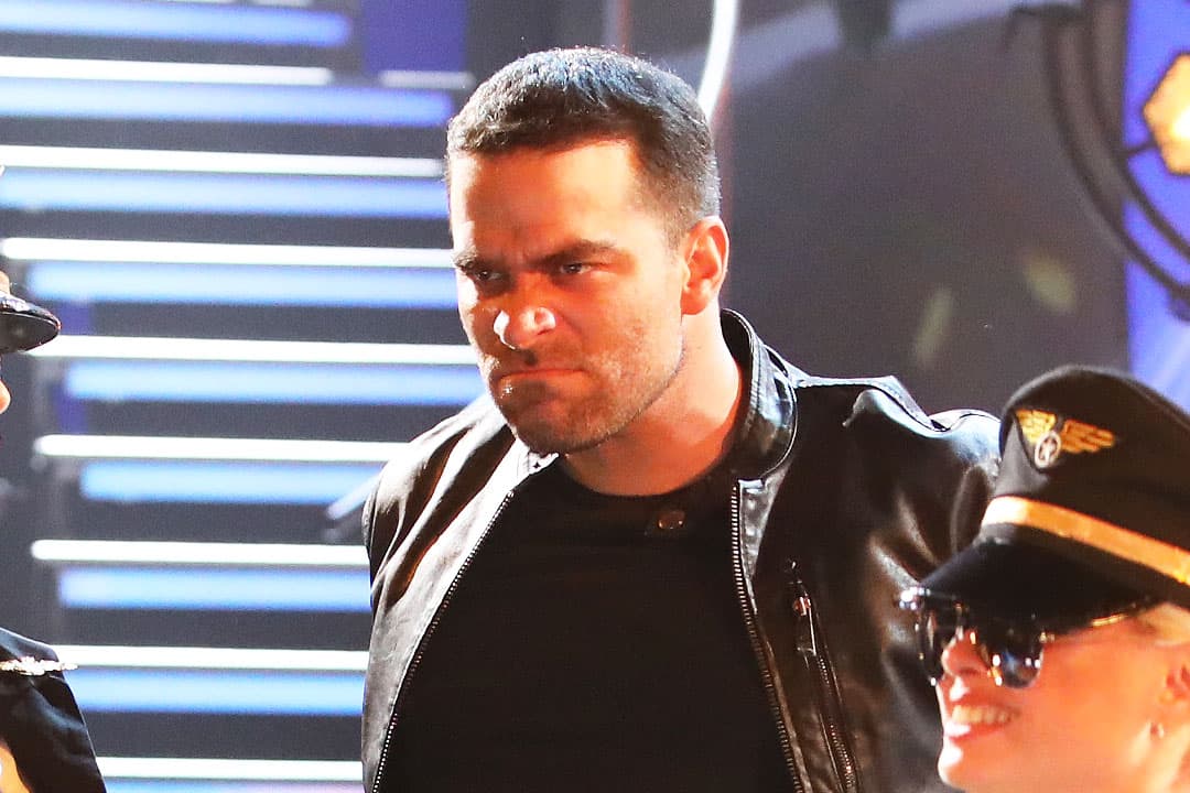 El personaje de 'La Piloto' se apoderó de Alejandro durante el baile y tuvo cara de malo en varias ocasiones.