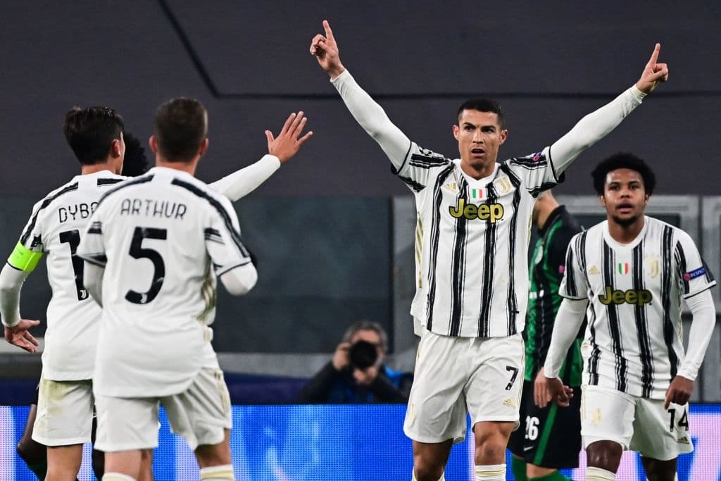Juventus consigue victoria a los últimos minutos del encuentro ante el Ferencvaros. Myrto Uzuni le dio el primer tanto al equipo húngaro, pero después se vino el empate con gol de Cristiano Ronaldo. El desempate cayó al minuto 92 por parte de Alvaro Morata y sellan su pase a octavos de final de la UEFA Champions League.
