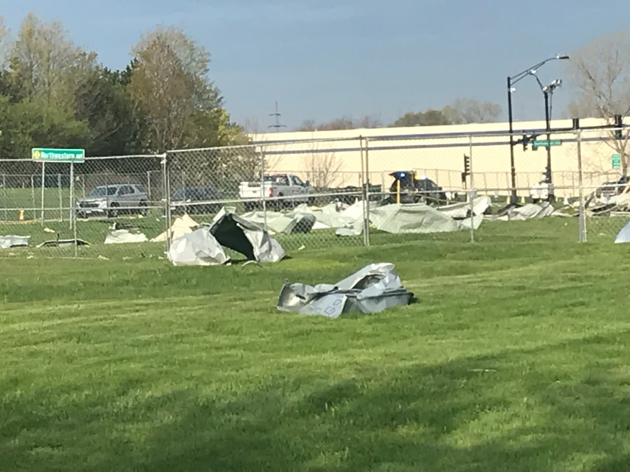 Los familiares de los trabajadores desaparecidos han sido notificados, aunque la policía aún no ha revelado la identidad de las personas afectadas a partir del sábado en la mañana.