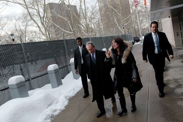 En la primera tormenta, el alcalde recibió fuertes críticas por la lentitud en la limpieza de la nieve. Los habitantes consideraron deficiente el servicio.