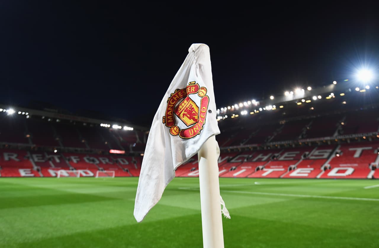 Manchester United ofrece a los niños de la cueva de Tailandia visitar Old Trafford