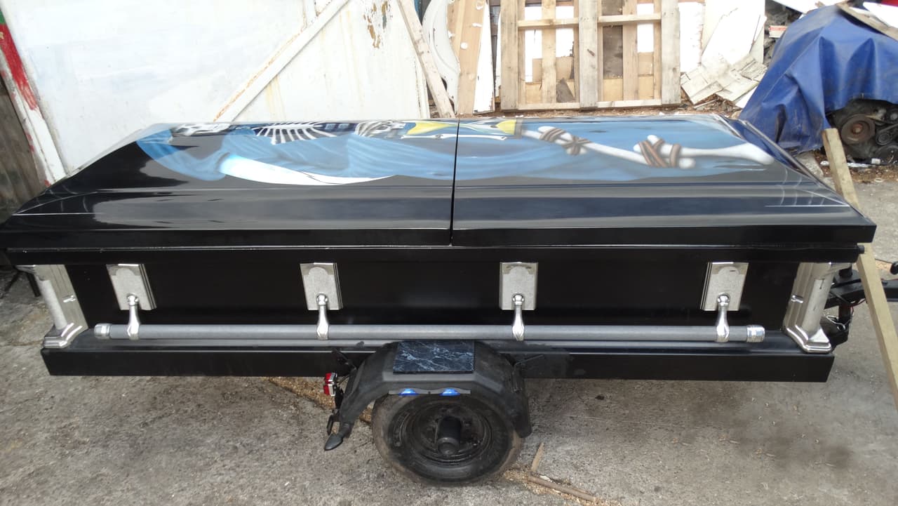 El ataúd estaba cerrado, ¡y dentro estaba la novia!