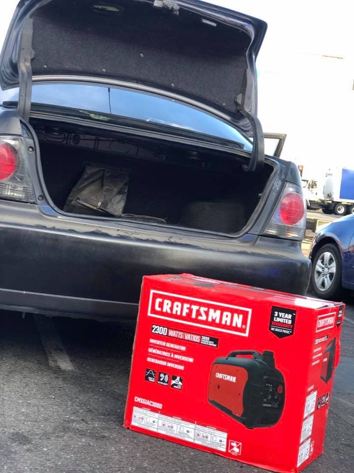 En la tienda de Fairfield, el sospechoso se había robado un generador de electricidad. Al detener el auto del hombre sobre la interestatal 80, oficiales descubrieron el generador y compresor adentro.