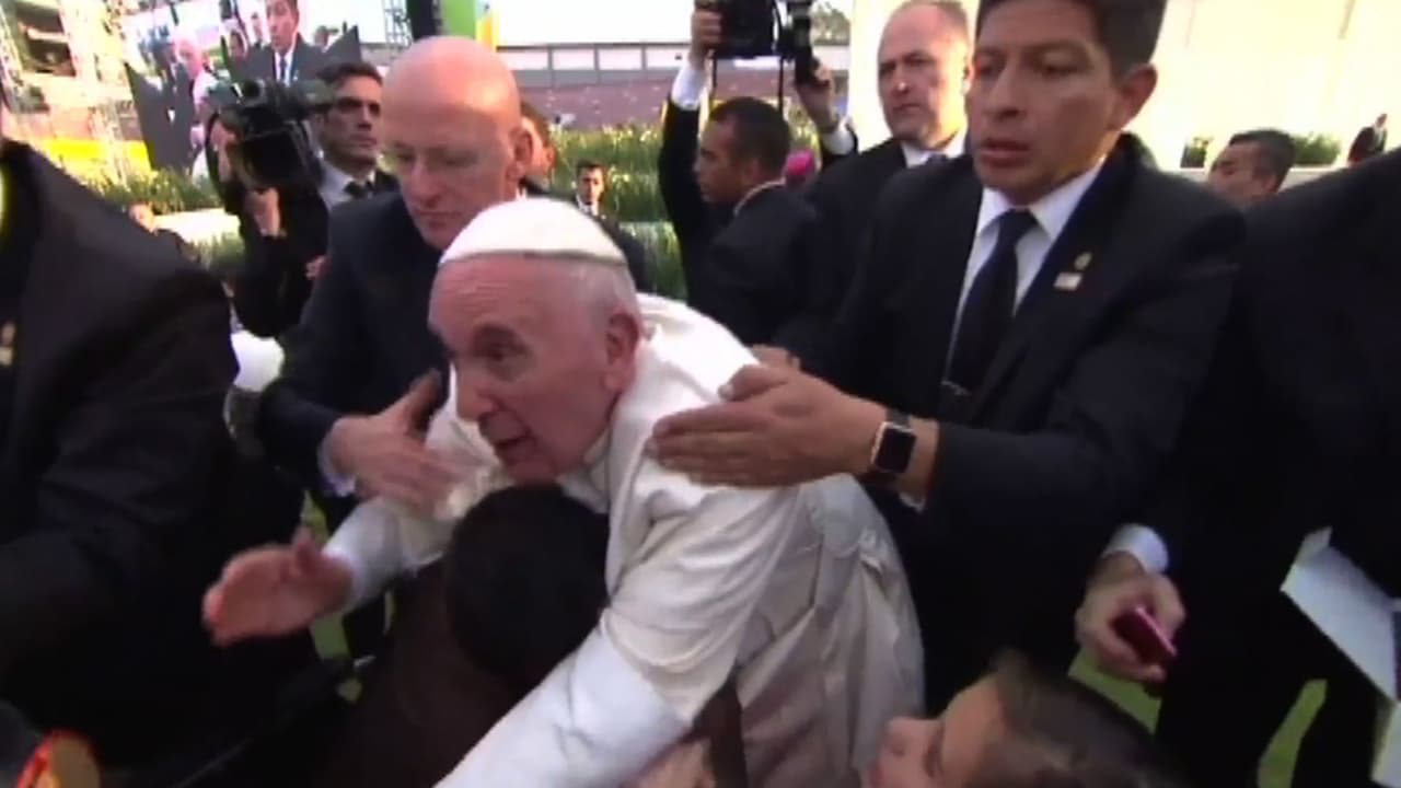 Papa Francisco a seguidor que casi lo hace caer: "¡No seas egoísta!"