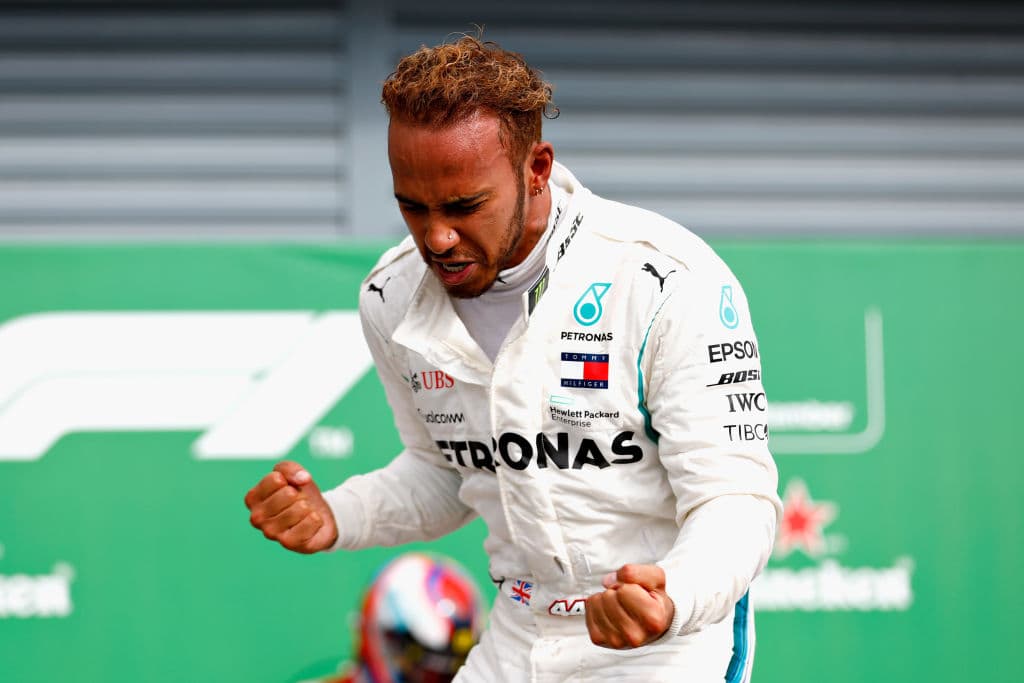 Hamilton logró su quinta victoria en Monza, igualando el récord de triunfos en esta pista del alemán Michael Schumacher.