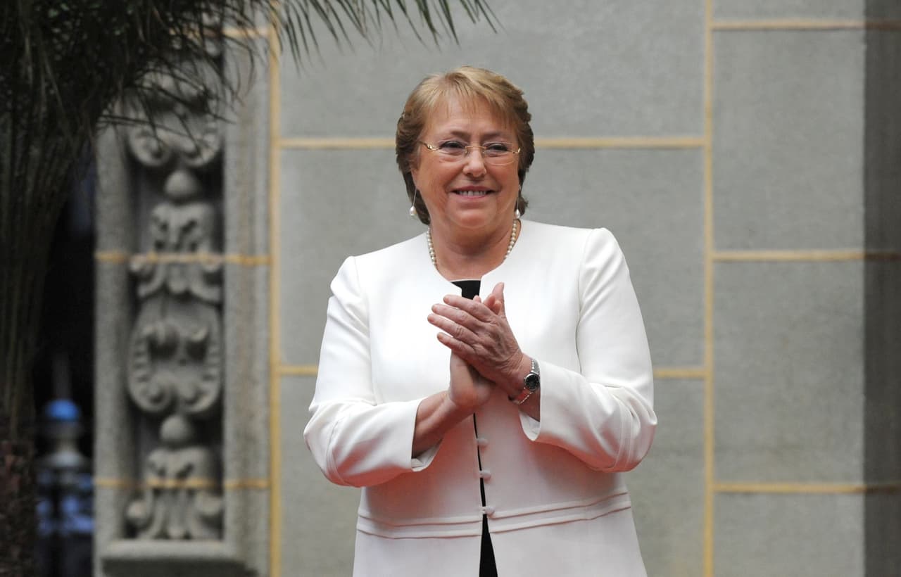 Bachelet anuncia proceso para cambiar la Constitución de Pinochet
