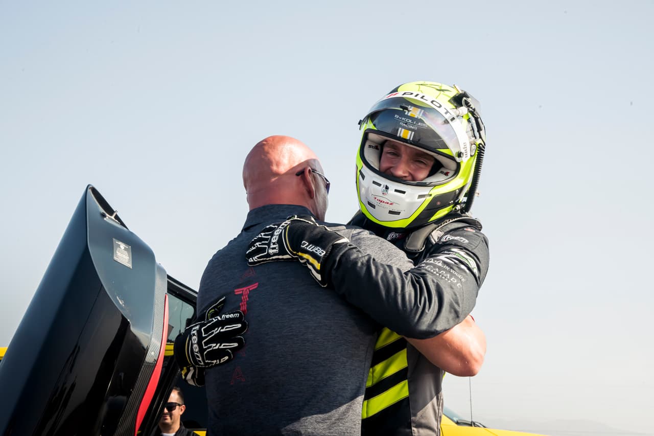 “A medida que me acercaba a las 331 mph, el Tuatara subió casi 20 mph en los últimos cinco segundos. Todavía iba bien, el carro todavía tenía para más, pero fueron los vientos los que nos impidieron darnos cuenta de su límite.