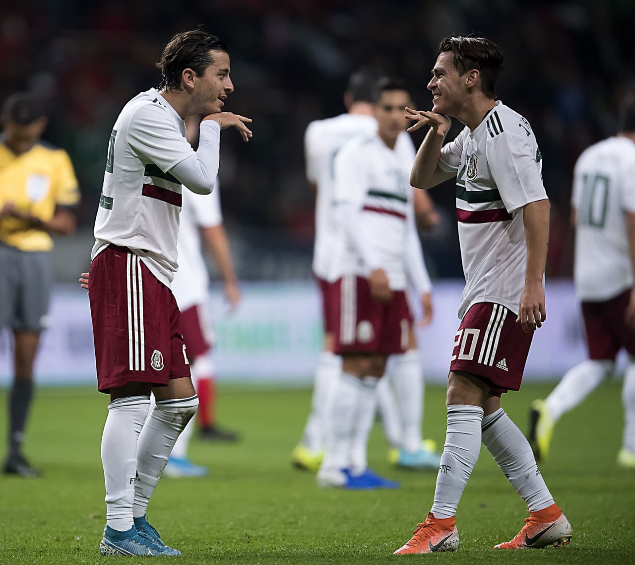 Angulo nació en Culiacán el 20 de febrero de 1997.