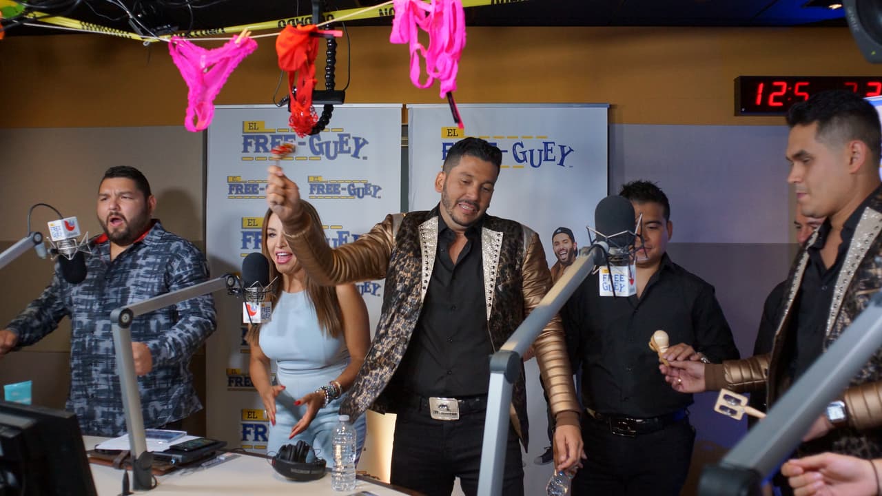 Banda Los Recoditos nos presentó en primicia su nuevo disco 'Los Gustos Que Me Doy' y armaron tremendo relajo con La Bronca, El Tambochi y El Compa Ivan.