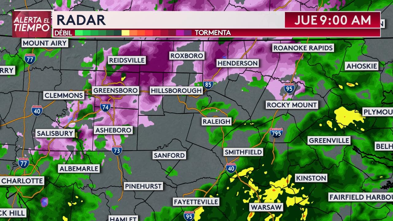 El gobernador Roy Cooper
<a href="https://www.univision.com/local/north-carolina-wuvc/roy-cooper-emite-estado-de-emergencia-ante-el-paso-de-una-tormenta-invernal">emitió el miércoles un estado de emergencia para acelerar la ayuda necesaria ante los posibles cortes energéticos</a> y emergencias registradas durante la tormenta invernal.
<a href="https://www.univision.com/local/north-carolina-wuvc/"><b>SIGUE AQUÍ EL RADAR DEL TIEMPO</b></a>